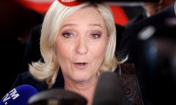 Retraites : "Avec Emmanuel Macron, les Français vont en prendre pour perpète", étrille Marine Le Pen