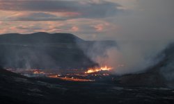 En Islande, la nouvelle éruption attire les curieux