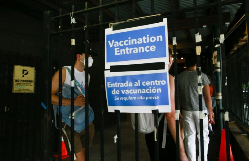 Une file d'attente devant un centre de vaccination contre la variole du singe à New York le 17 juillet 2022