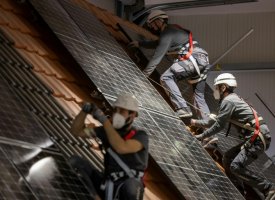 La filière solaire brille en Allemagne mais manque de bras