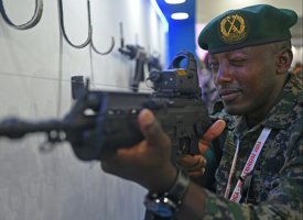 L'Inde présente à l'Afrique sa production "abordable" d'équipements militaires
