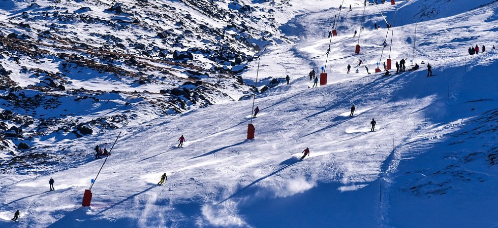 Haute-Savoie : une petite fille de cinq ans meurt après avoir été percutée par un skieur