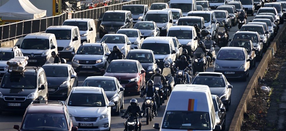 Une économie française ... - Page 8 661%2Fmagic-article-actu%2F140%2Ff72%2Fca79d52065e23e69ed17c3b622%2Fbouchons-en-ile-de-france-l-a13-coupee-dans-les-deux-sens-apres-un-vol-de-cables%7C140f72ca79d52065e23e69ed17c3b622