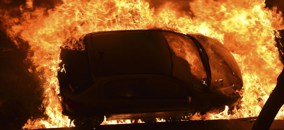 Nouvel An : plus de 1.000 voitures brûlées pendant la nuit du réveillon