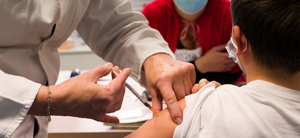 Covid-19 : pharmaciens, sages-femmes, dentistes et pompiers désormais autorisés à vacciner les enfants