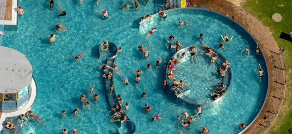 Une vague géante fait 44 blessés dans une piscine en Chine