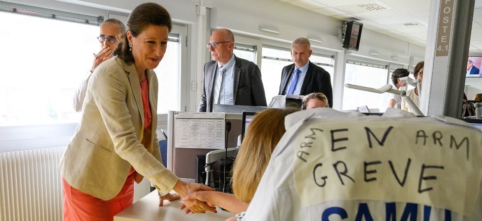 Urgences : Agnès Buzyn exfiltrée d'un hôpital face à la grogne du personnel à la Rochelle