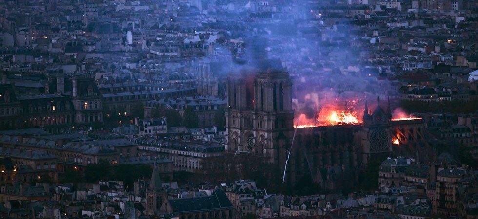 EN DIRECT - Incendie à Notre-Dame de Paris : "On n'est pas sûr de pouvoir enrayer la propagation"