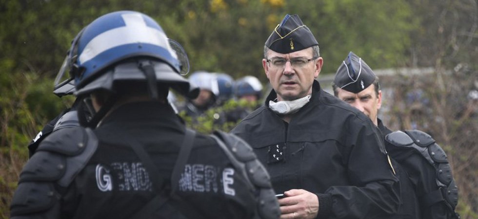 Main arrachée à NDDL : le patron des gendarmes "regrette" l'incident