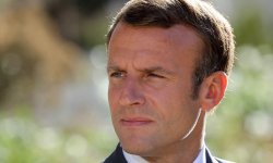 Popularité : Emmanuel Macron repart légèrement à la baisse