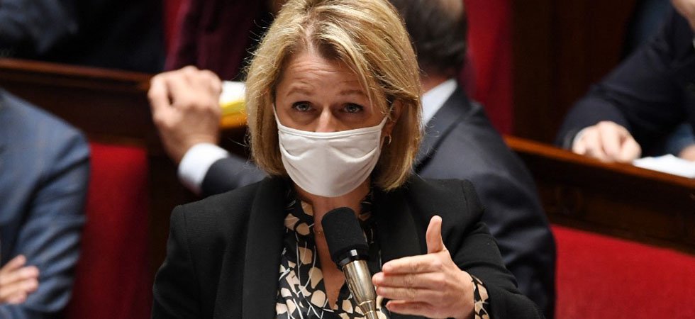Prix du carburant : Barbara Pompili demande aux distributeurs de
