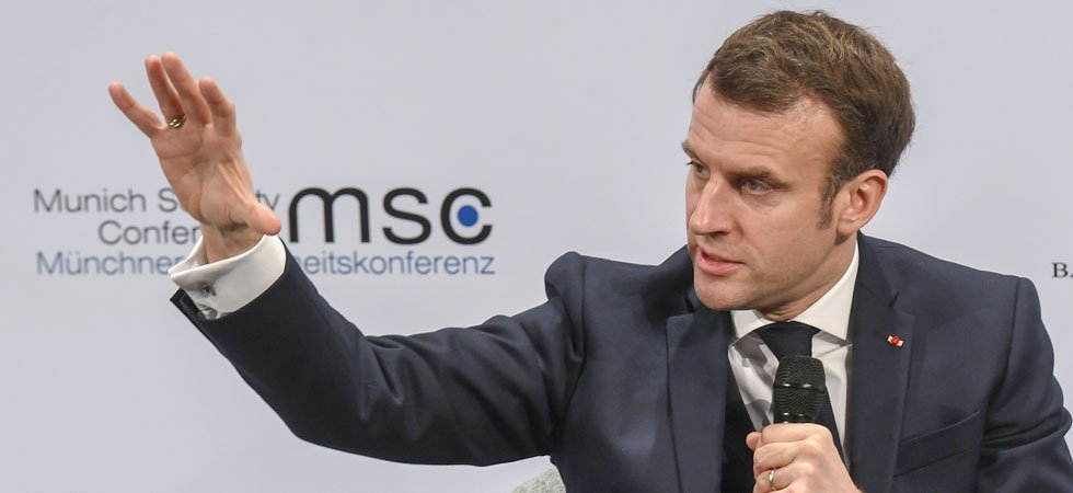 Ingérences russe et américaine : Emmanuel Macron appelle à renforcer "nos défenses technologiques"