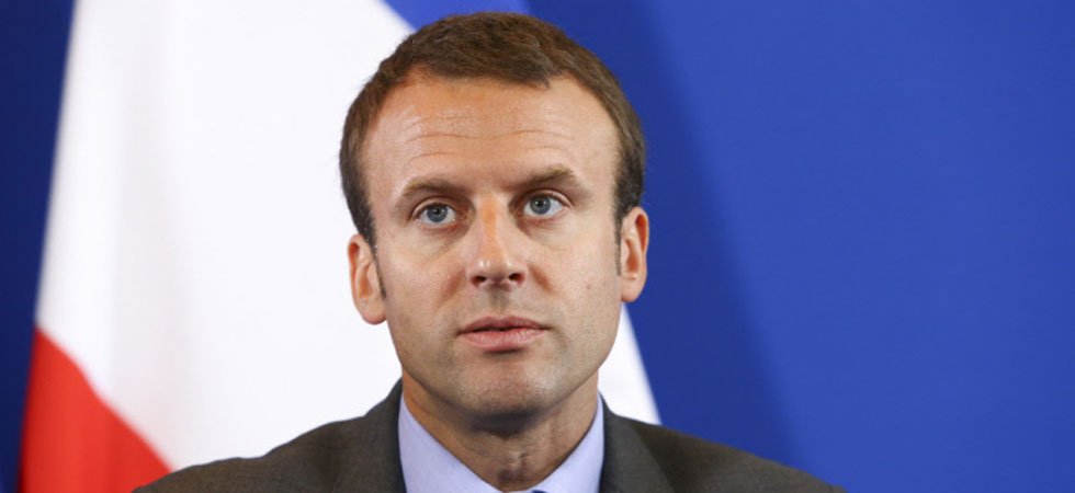Emmanuel Macron fait une blague douteuse sur les "kwassa-kwassa"